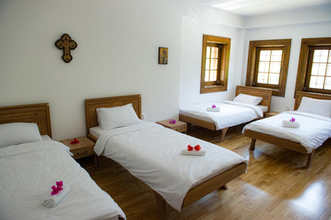 Guest Mansion, Гостински Палат Rostusa Esterno foto