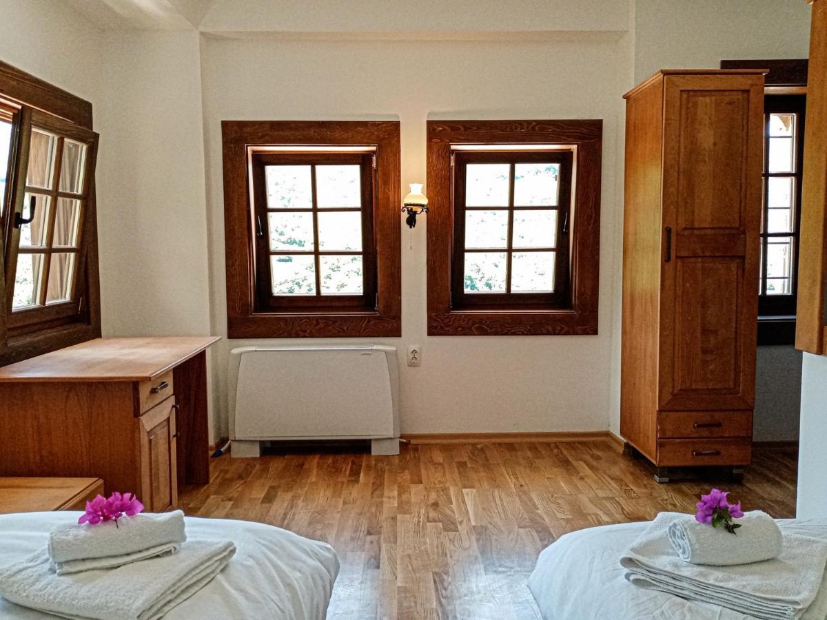 Guest Mansion, Гостински Палат Rostusa Esterno foto