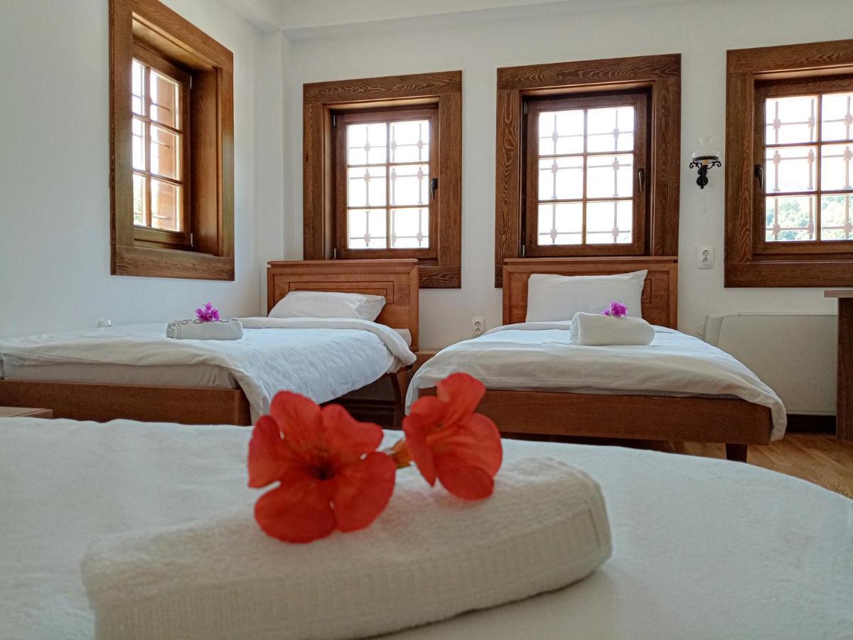Guest Mansion, Гостински Палат Rostusa Esterno foto