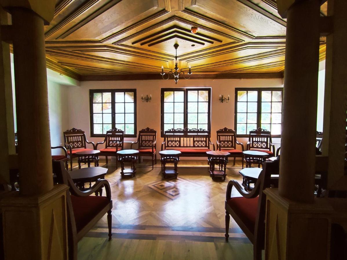 Guest Mansion, Гостински Палат Rostusa Esterno foto