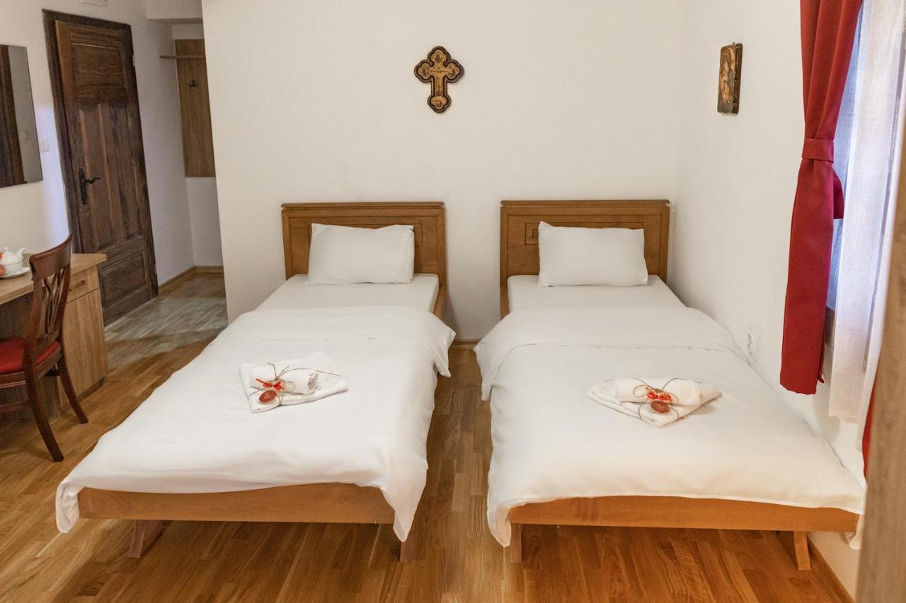 Guest Mansion, Гостински Палат Rostusa Esterno foto
