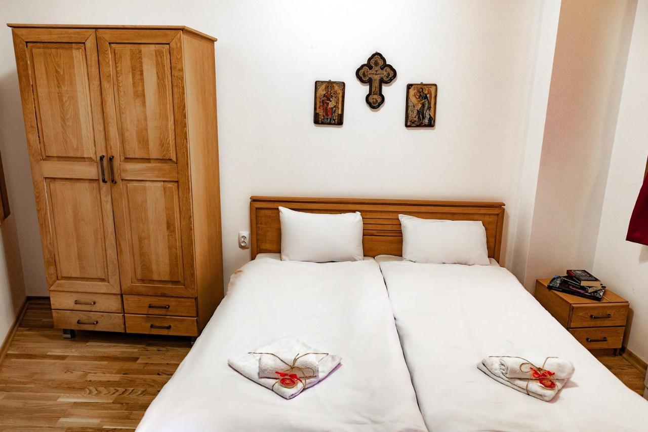 Guest Mansion, Гостински Палат Rostusa Esterno foto